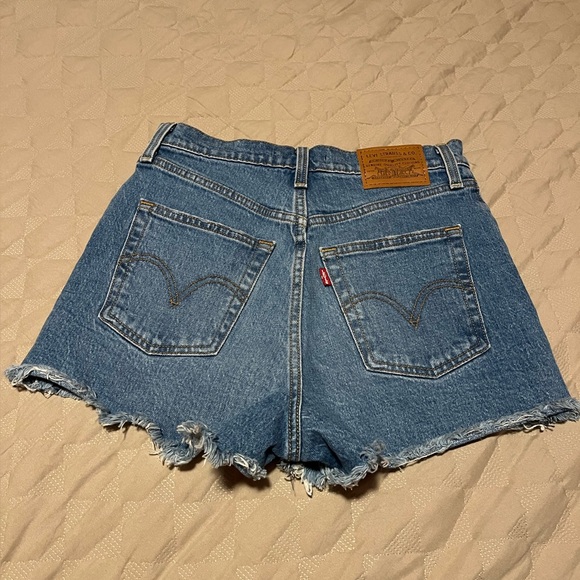 Levi’s ribcage shorts. - Picture 3 of 3